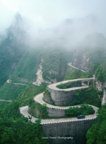 99 Bends to and from Heaven's Gate, Tianmen Mountain, Zhangjiajie, Hunan, China